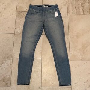 Old Navy Mid Rise Jegging Jeans - Size 4 NWT